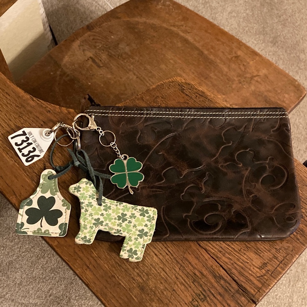 Holy Cow Couture Large Purse Organizer/Banker Embossed/Shamrock Bundle Like New!